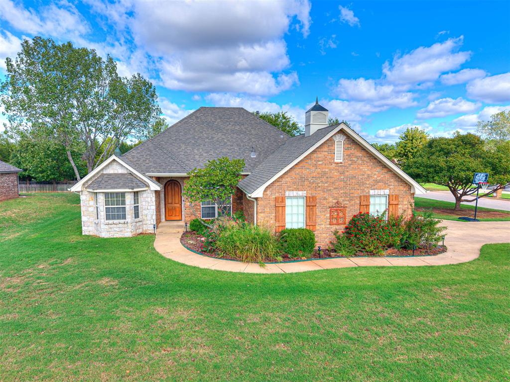 1612 Lady Lane Property Photo 1