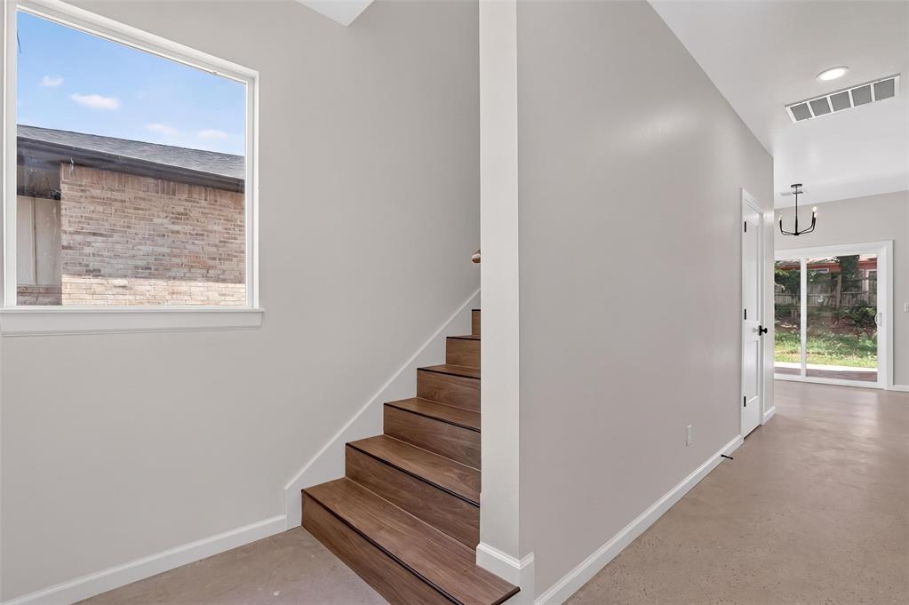 8750 Patriot Drive Property Photo 6