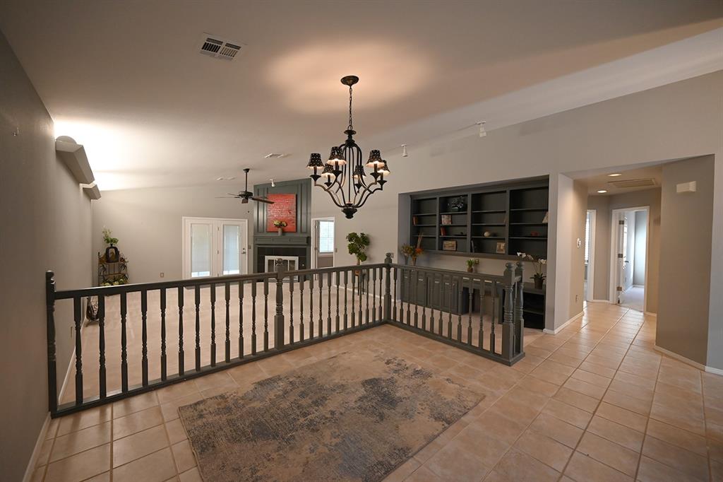 801 S Shumard Drive Property Photo 6