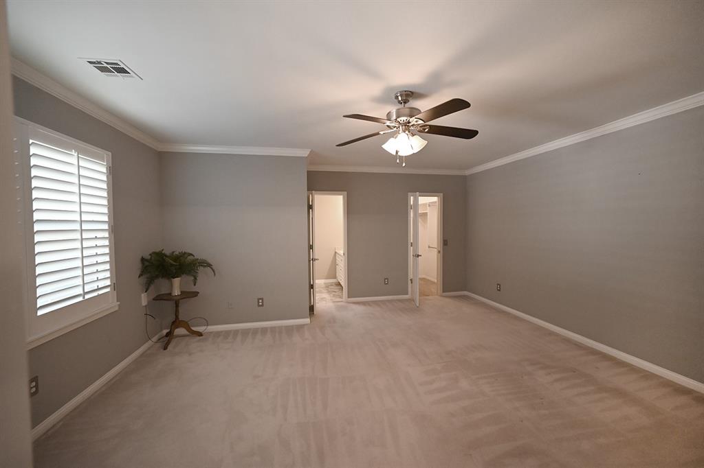 801 S Shumard Drive Property Photo 10