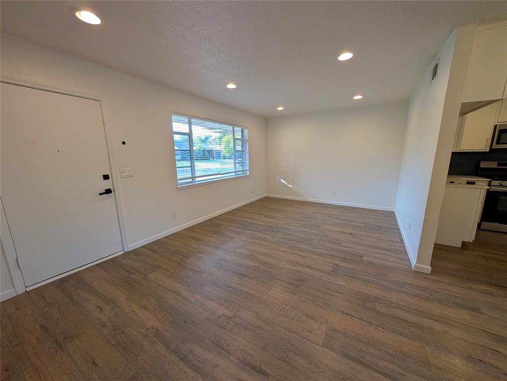 1619 Carlisle Court Property Photo 2