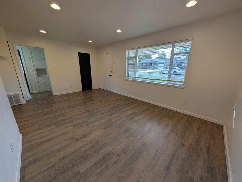 1619 Carlisle Court Property Photo 4