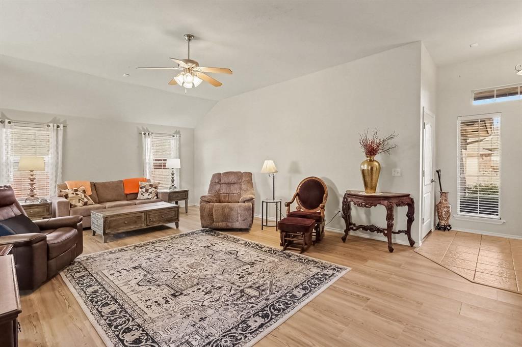 720 N Shadowhill Street Property Photo 4