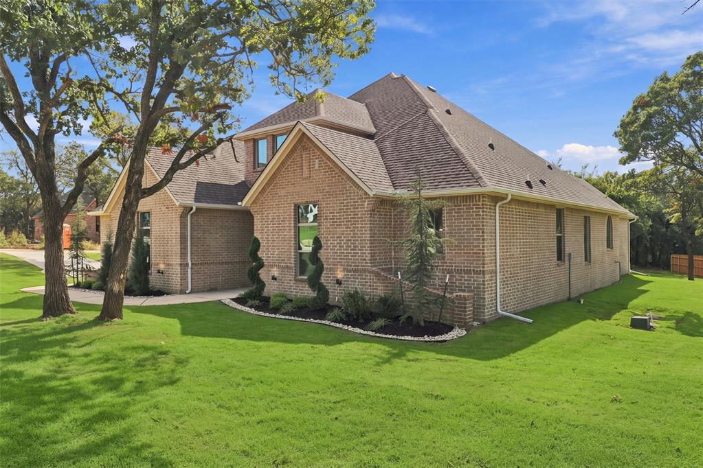 8041 Silver Spur Property Photo 3