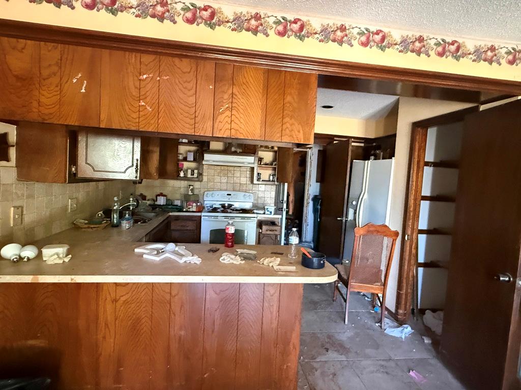 8517 Nw 90th Street Property Photo 5