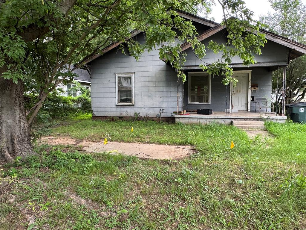 627 S Alabama Avenue Property Photo 1