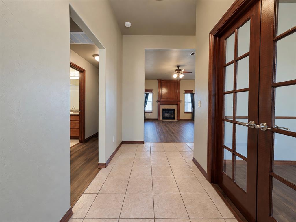 6109 Callahan Way Property Photo 4
