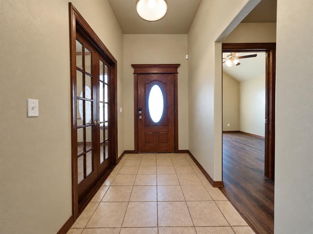 6109 Callahan Way Property Photo 5