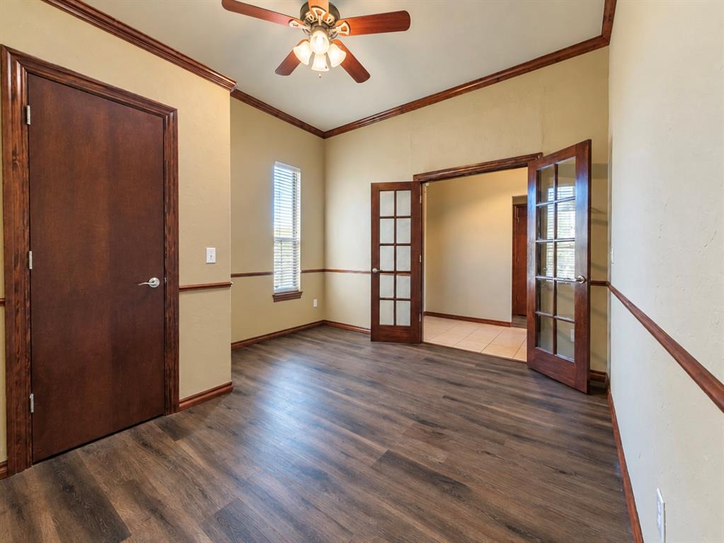 6109 Callahan Way Property Photo 7