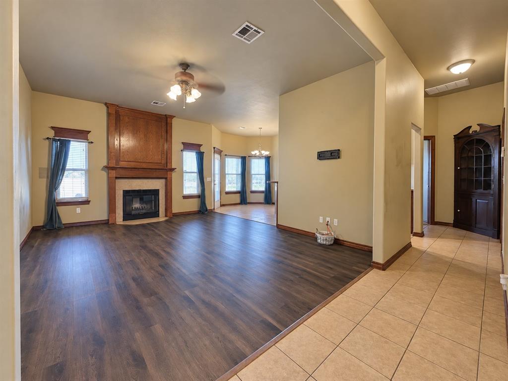 6109 Callahan Way Property Photo 8