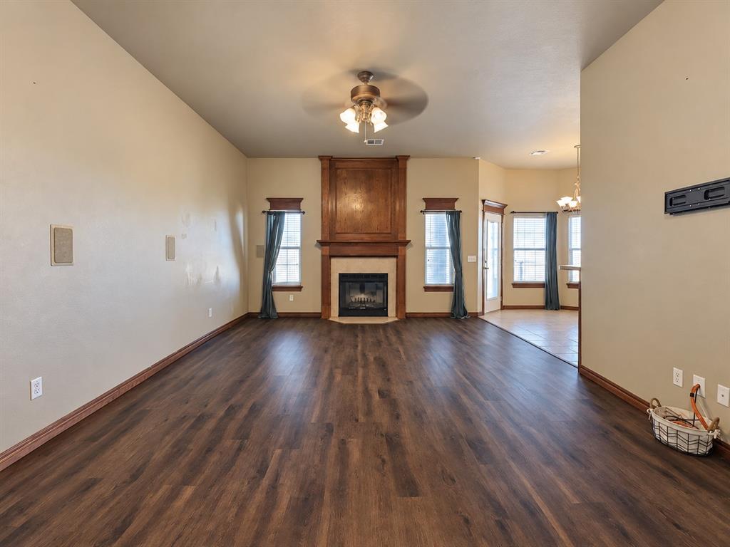6109 Callahan Way Property Photo 9