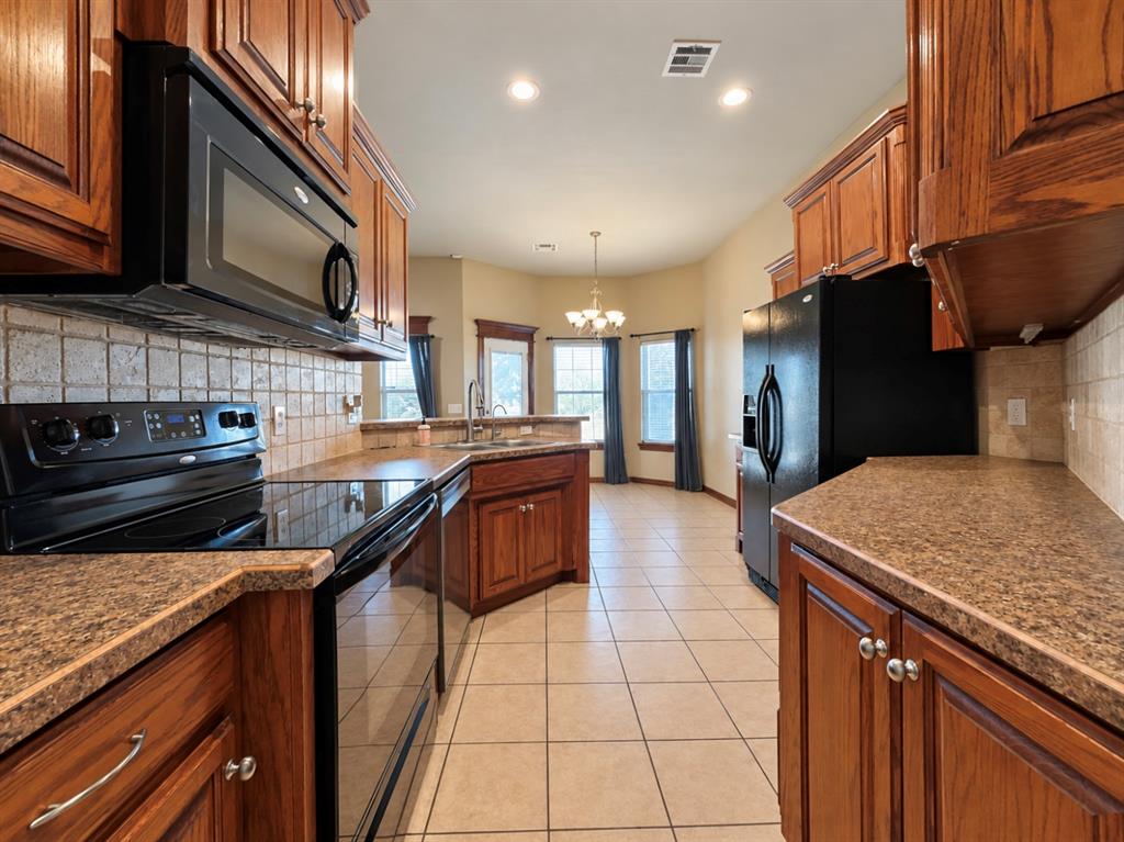 6109 Callahan Way Property Photo 14