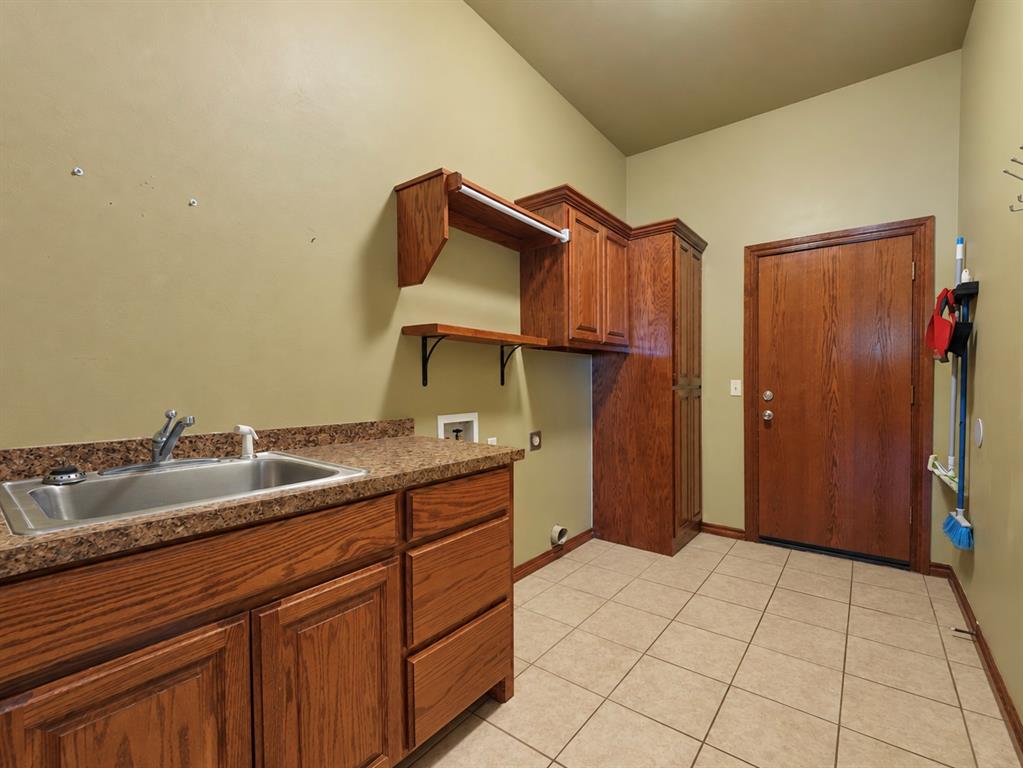 6109 Callahan Way Property Photo 15
