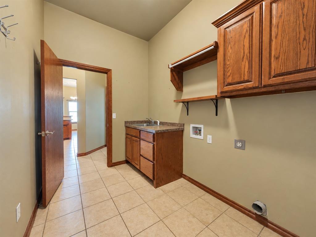 6109 Callahan Way Property Photo 16