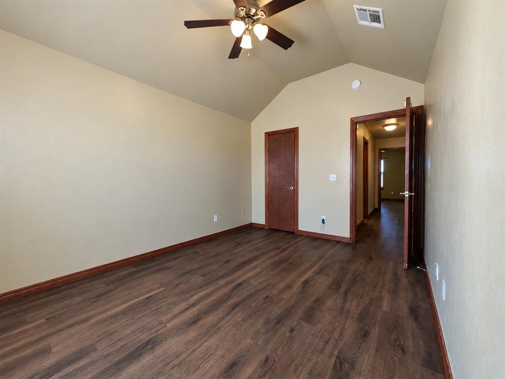 6109 Callahan Way Property Photo 26