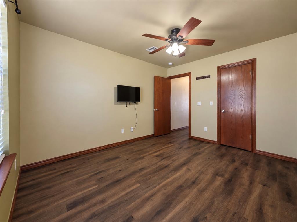 6109 Callahan Way Property Photo 29