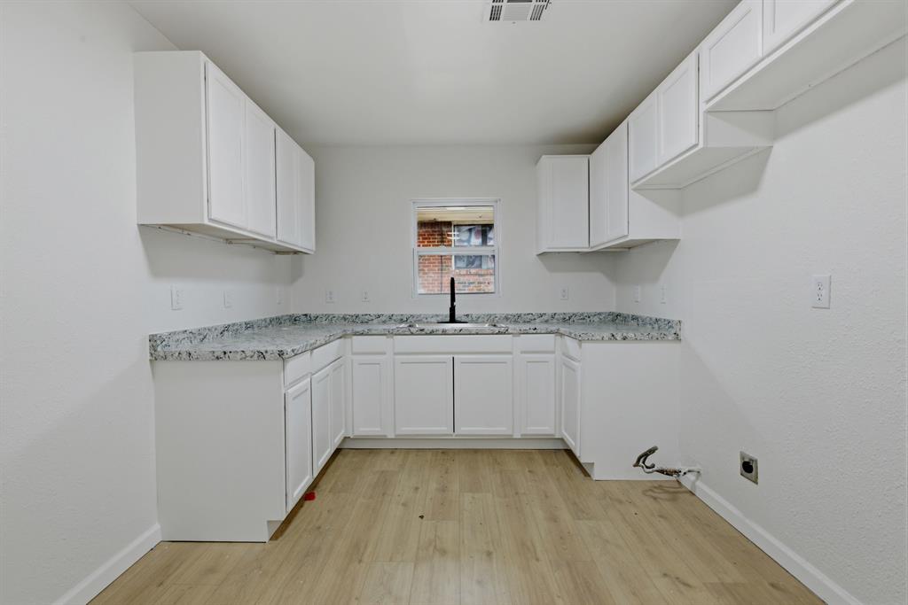 1512 Ne 46th Street Property Photo 7