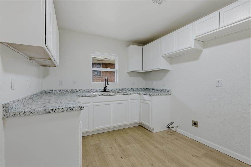 1512 Ne 46th Street Property Photo 9