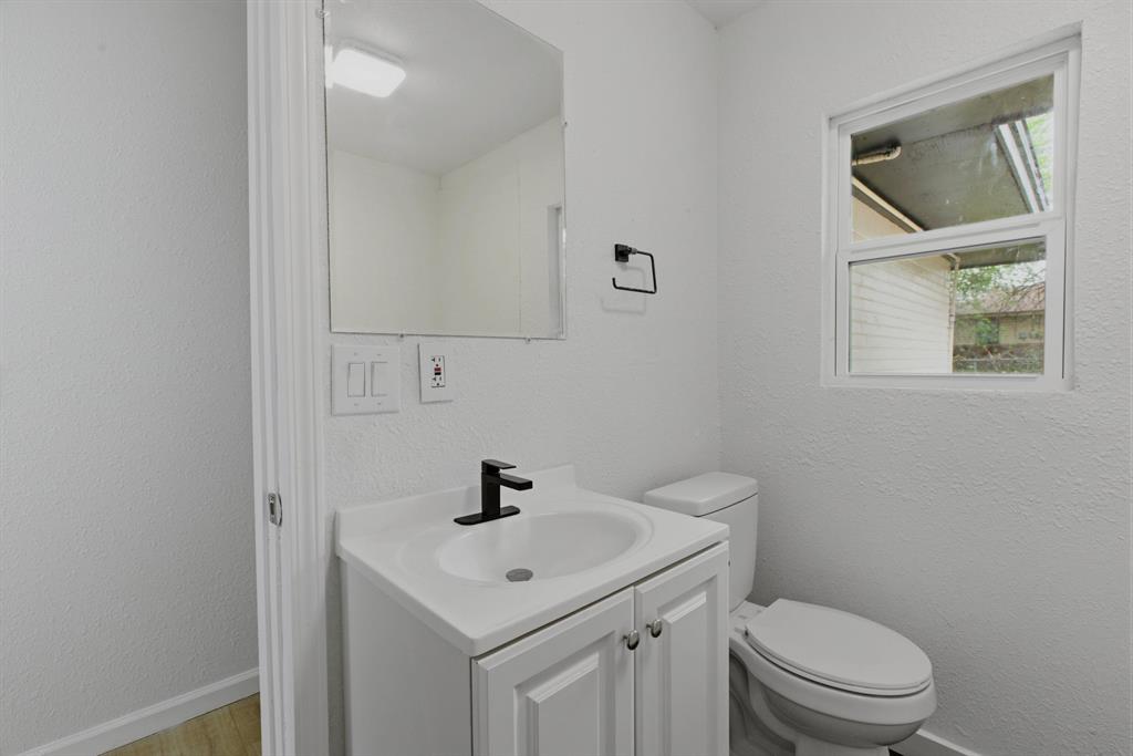1512 Ne 46th Street Property Photo 17