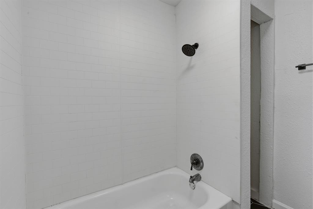1512 Ne 46th Street Property Photo 18