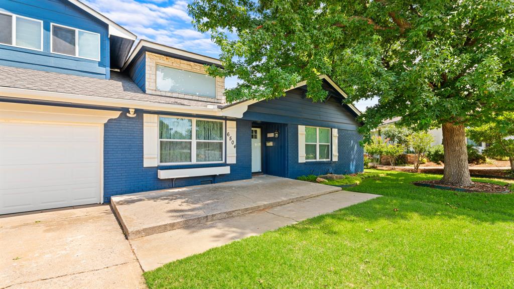 6504 N Omaha Avenue Property Photo 2