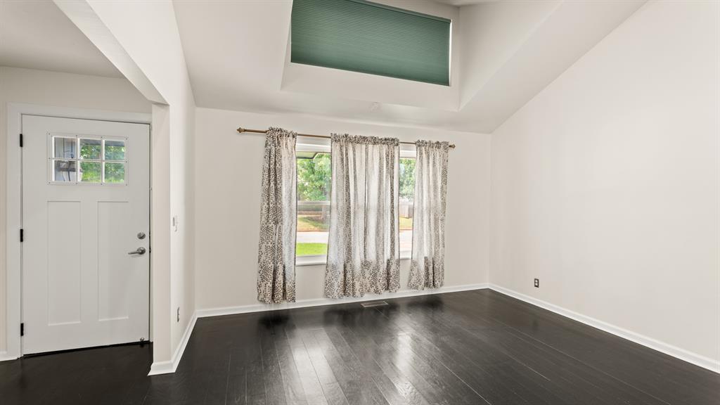 6504 N Omaha Avenue Property Photo 6