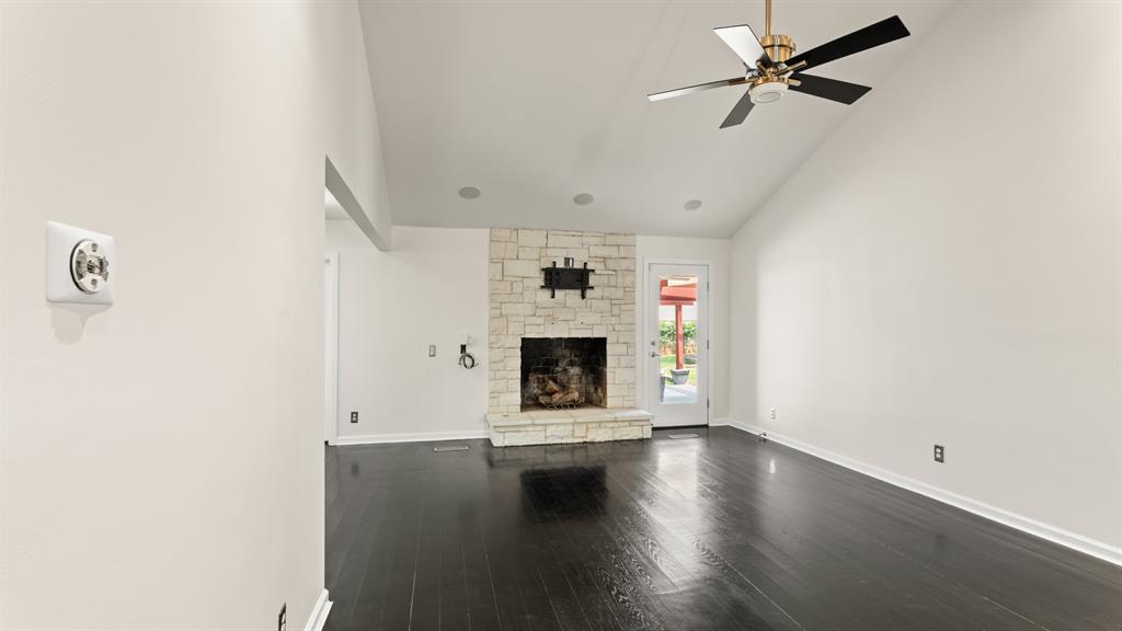 6504 N Omaha Avenue Property Photo 9