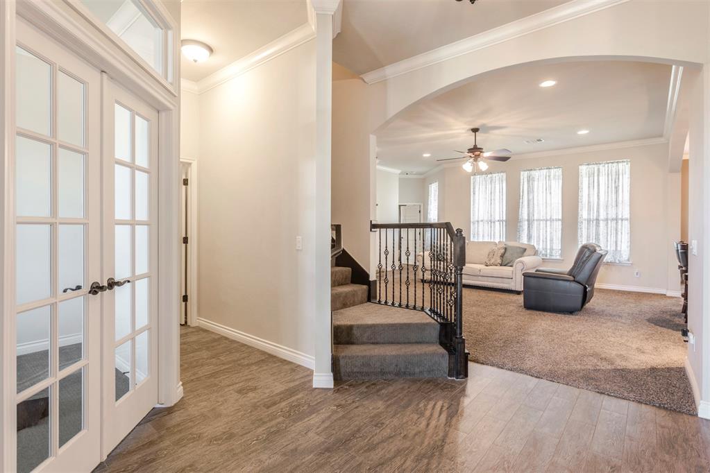 4201 Lorings Circle Property Photo 3