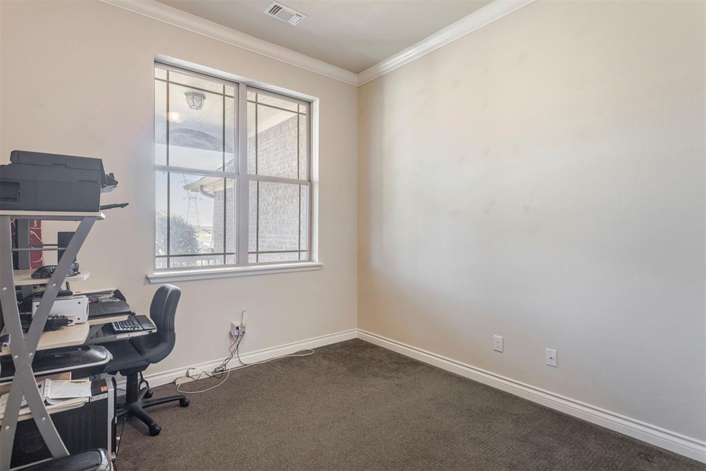 4201 Lorings Circle Property Photo 6