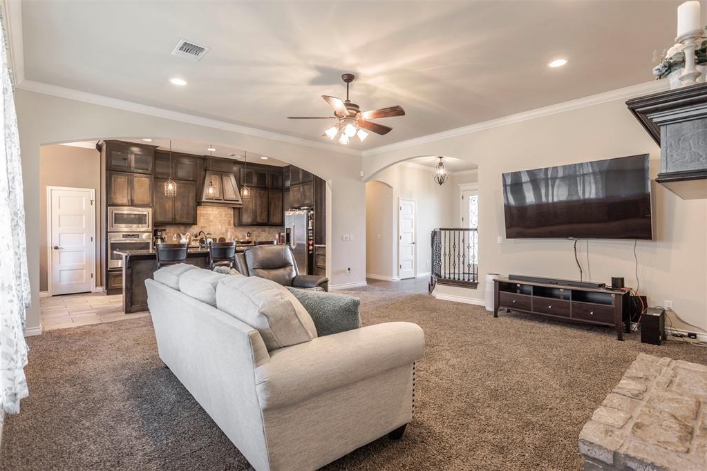 4201 Lorings Circle Property Photo 10