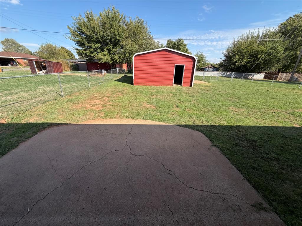 202 S Locust Street Property Photo 19