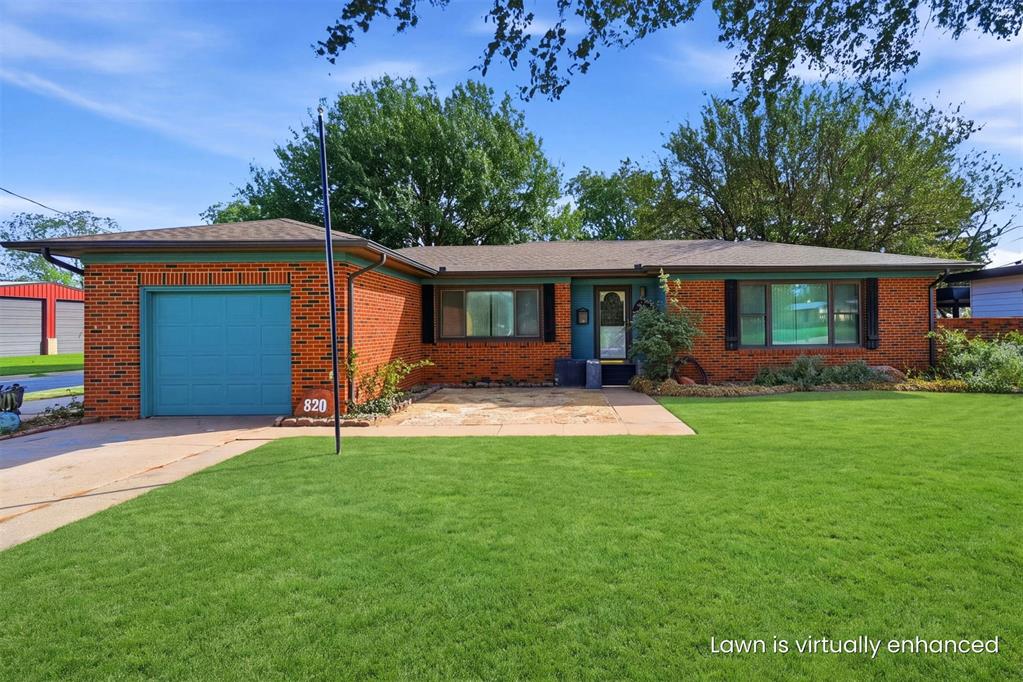 820 N Randall Avenue Property Photo 1