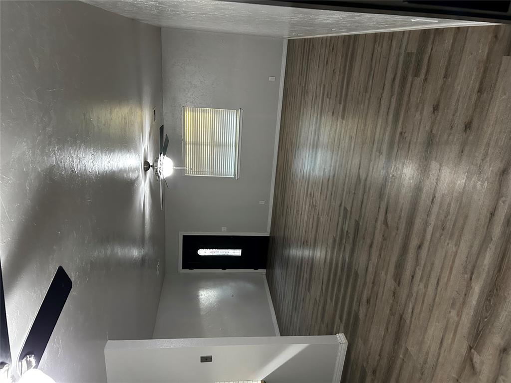 212 Vona Street Property Photo 4