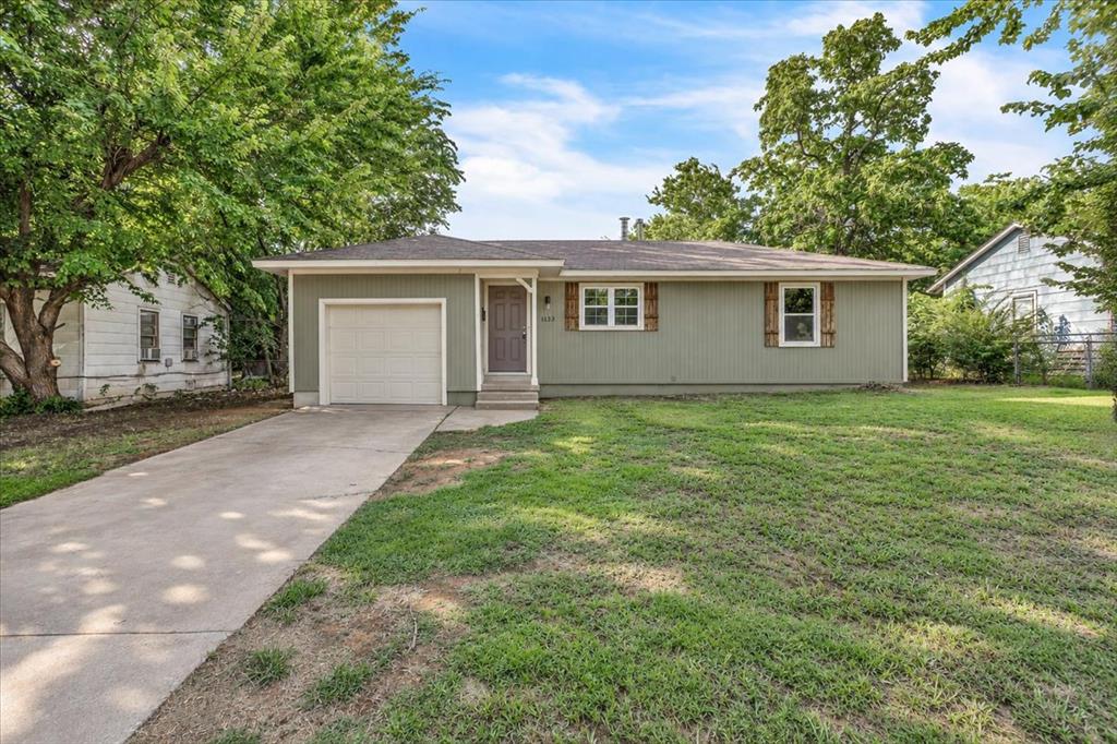 1113 S Locust Drive Property Photo 1