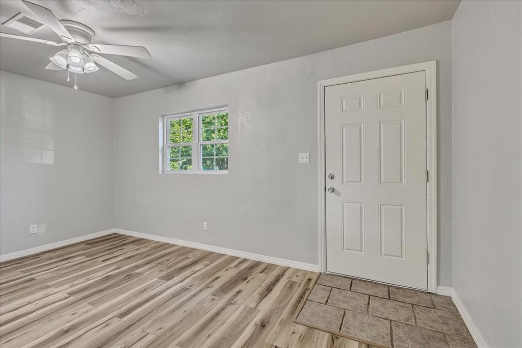 1113 S Locust Drive Property Photo 3