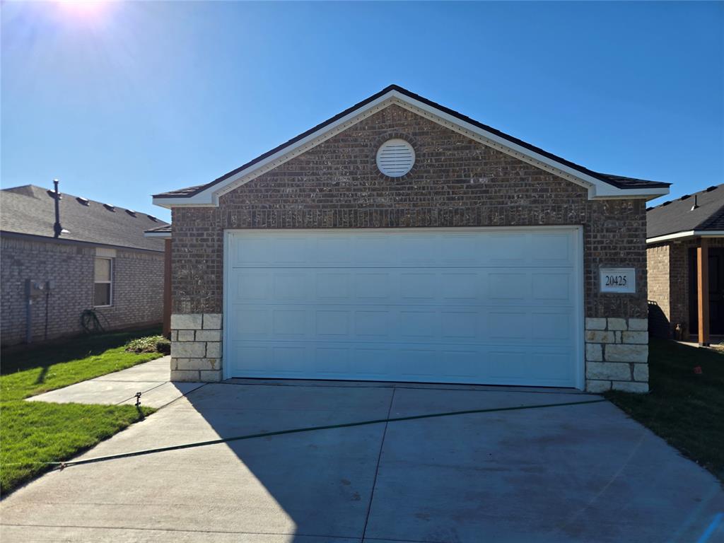 20425 Velvet Street Property Photo 1