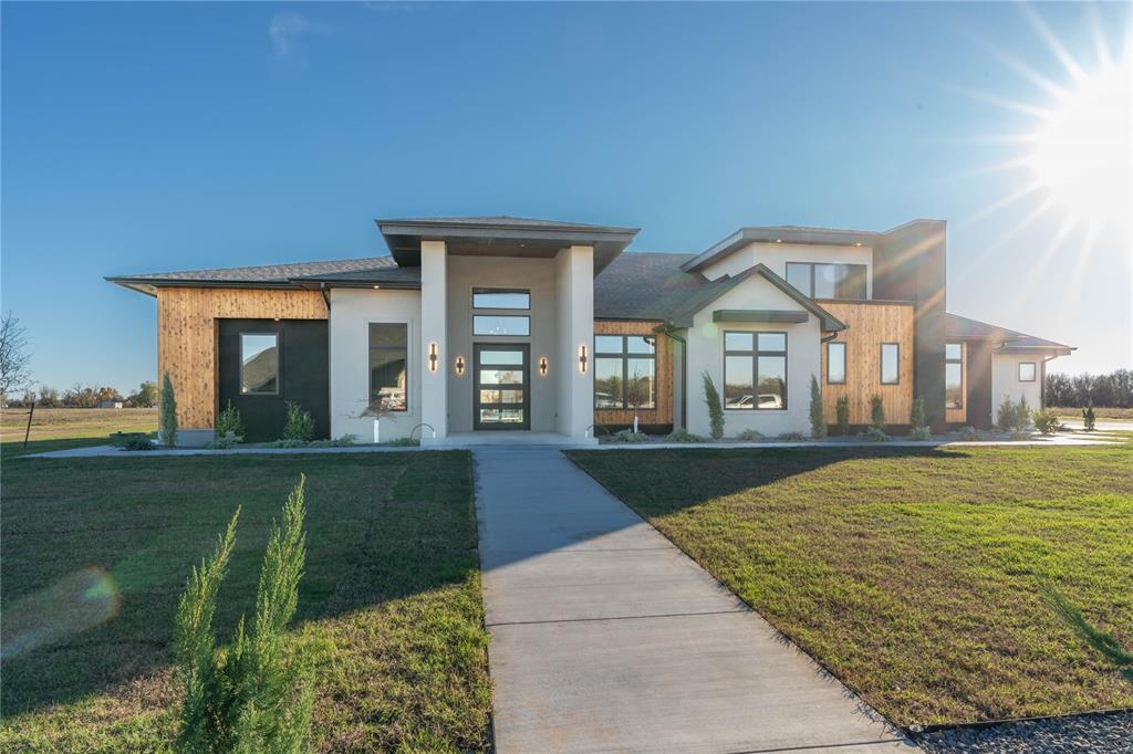 7422 Dutton Drive Property Photo 1