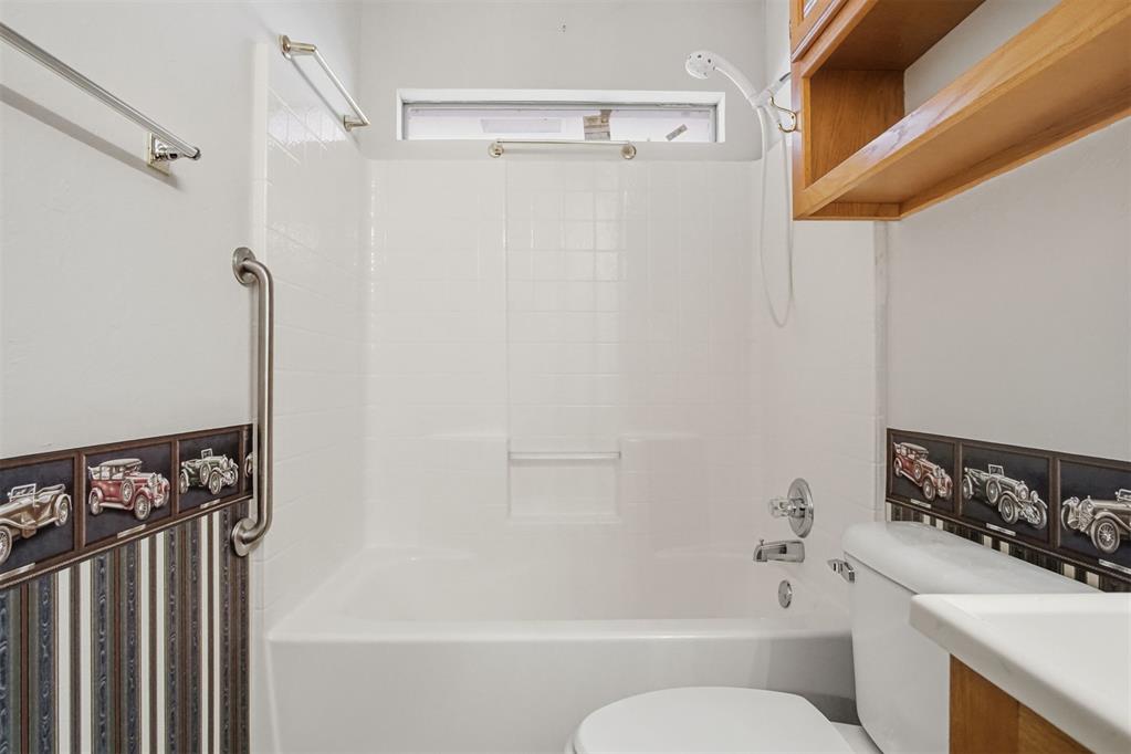 720 Parkwoods Drive Property Photo 32