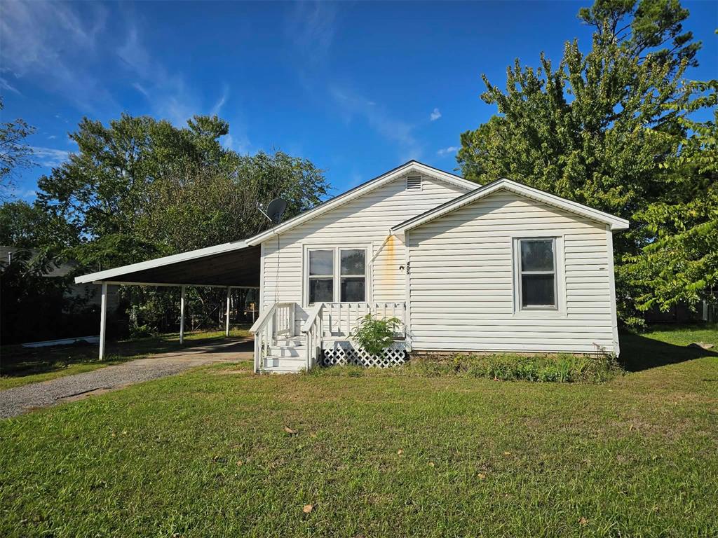 405 S Maple Street Property Photo 1