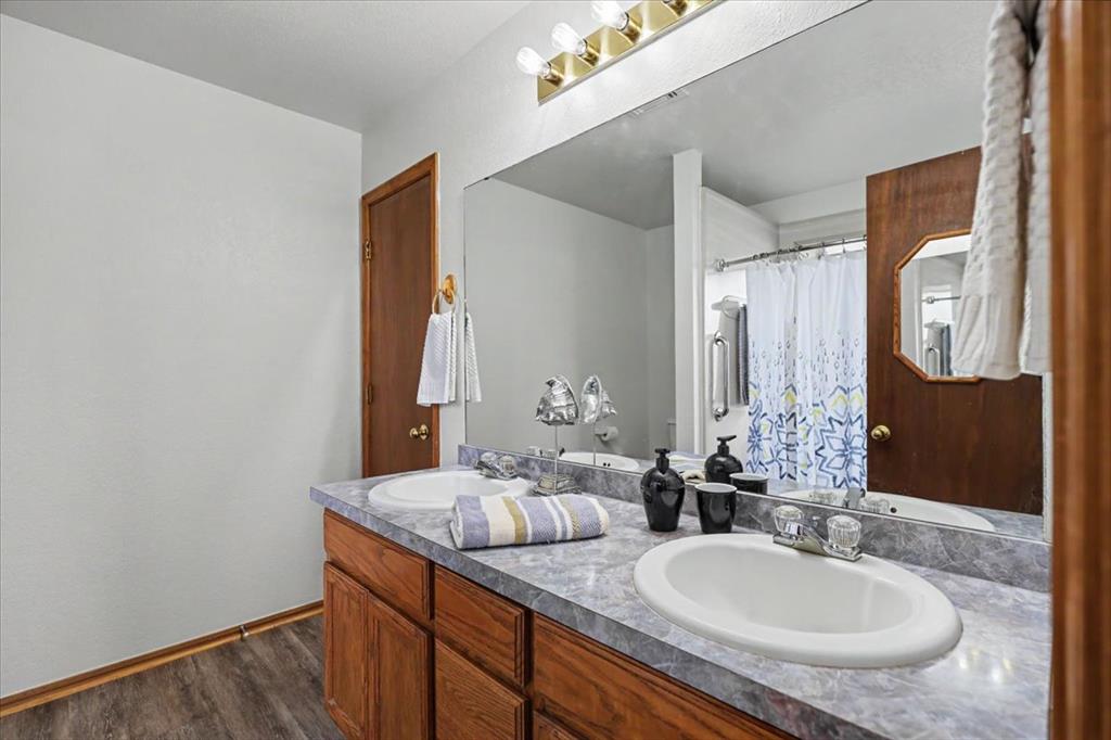 308 Bradgate Drive Property Photo 16