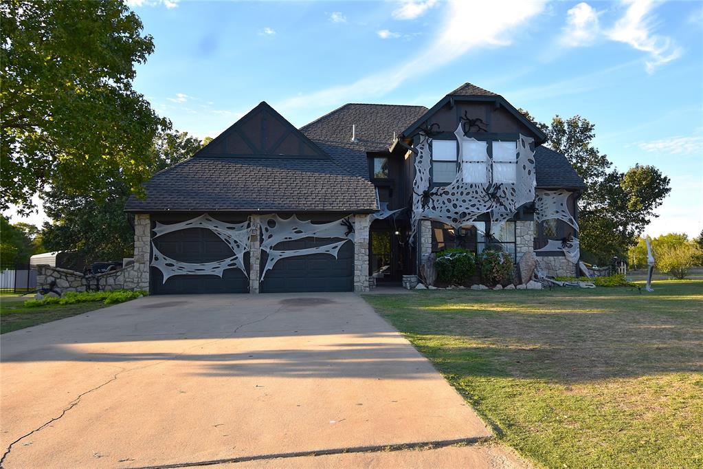 2917 Brandon Drive Property Photo 1