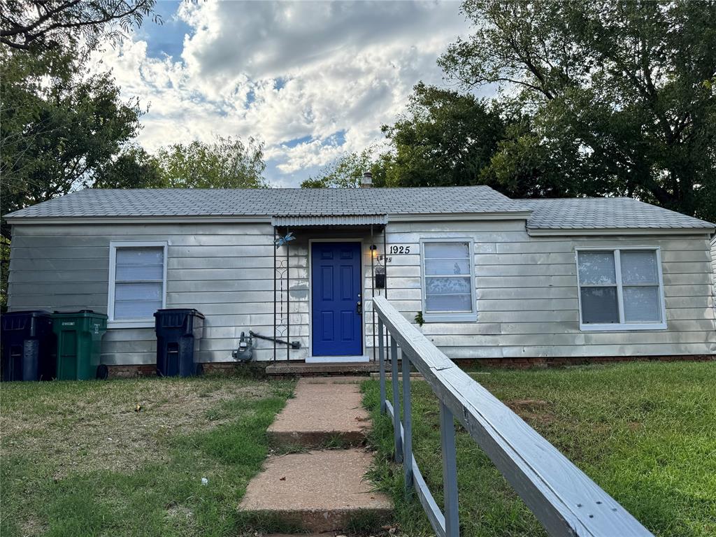1925 N Cherry Avenue Property Photo 1