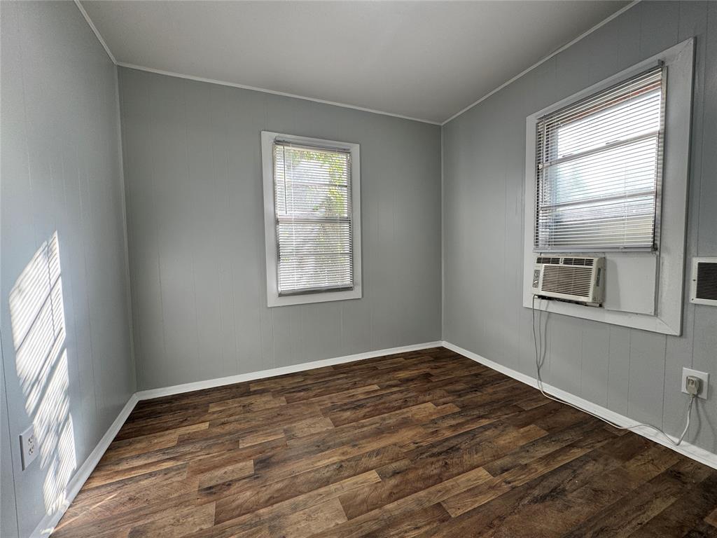 1925 N Cherry Avenue Property Photo 13