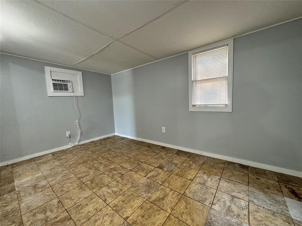 1925 N Cherry Avenue Property Photo 22