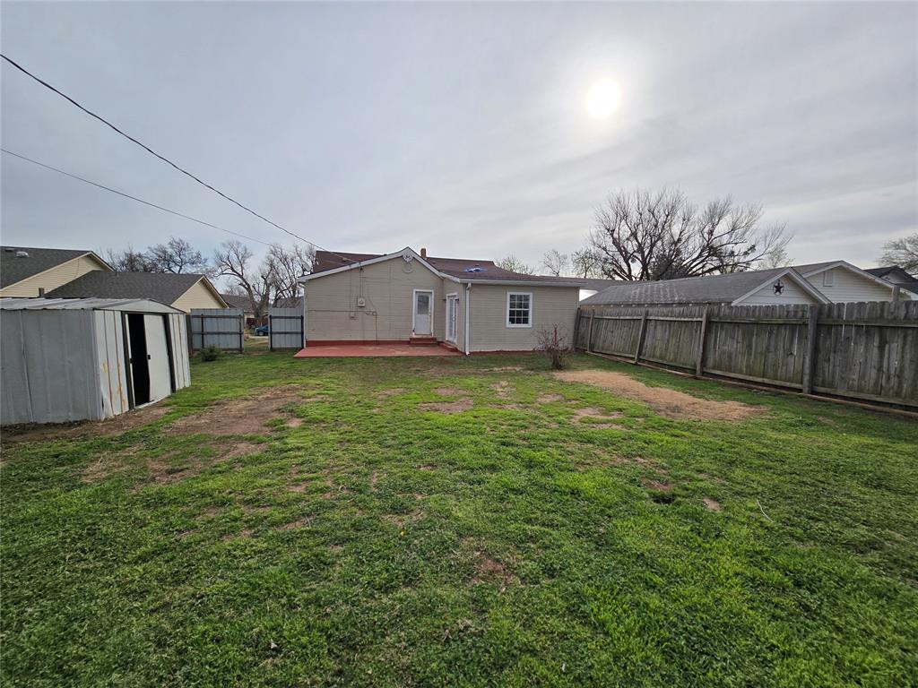 223 S Oak Street Property Photo 18