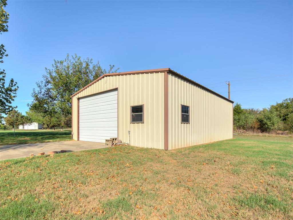 11105 Burning Oaks Drive Property Photo 3