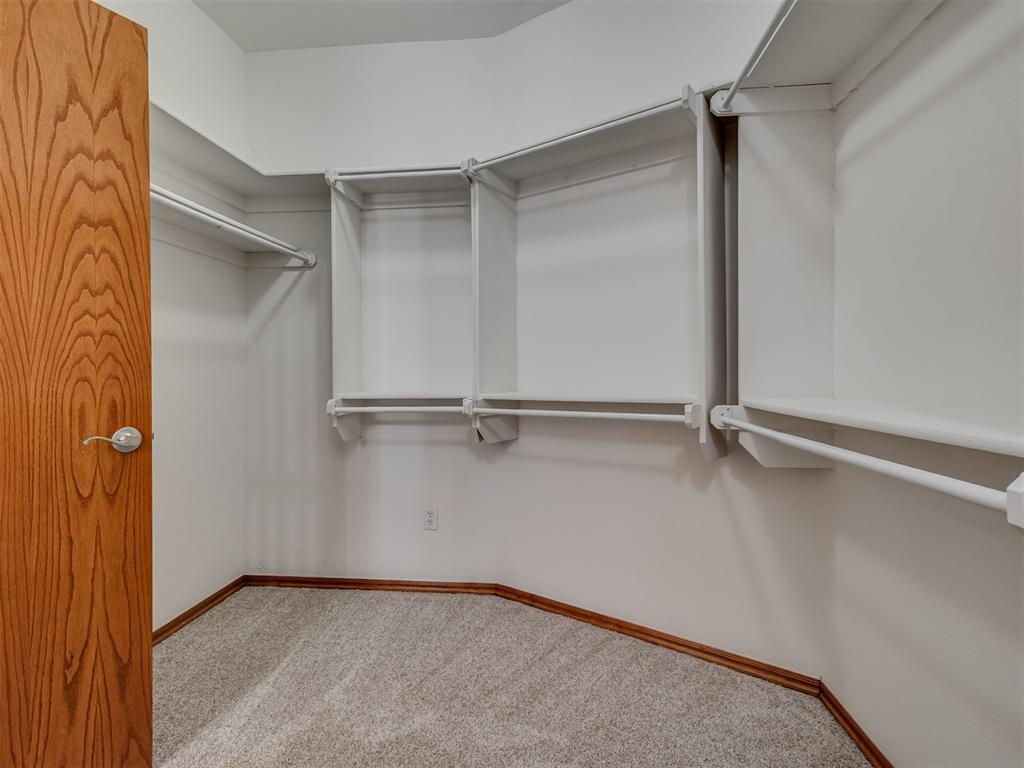 11105 Burning Oaks Drive Property Photo 22