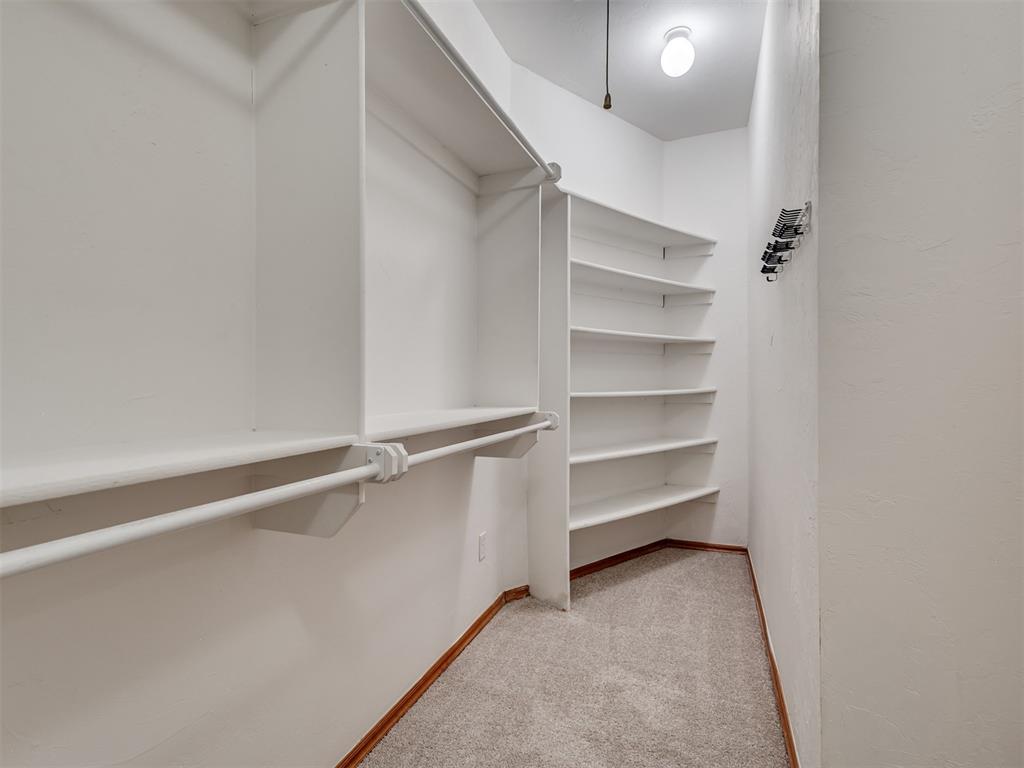 11105 Burning Oaks Drive Property Photo 23