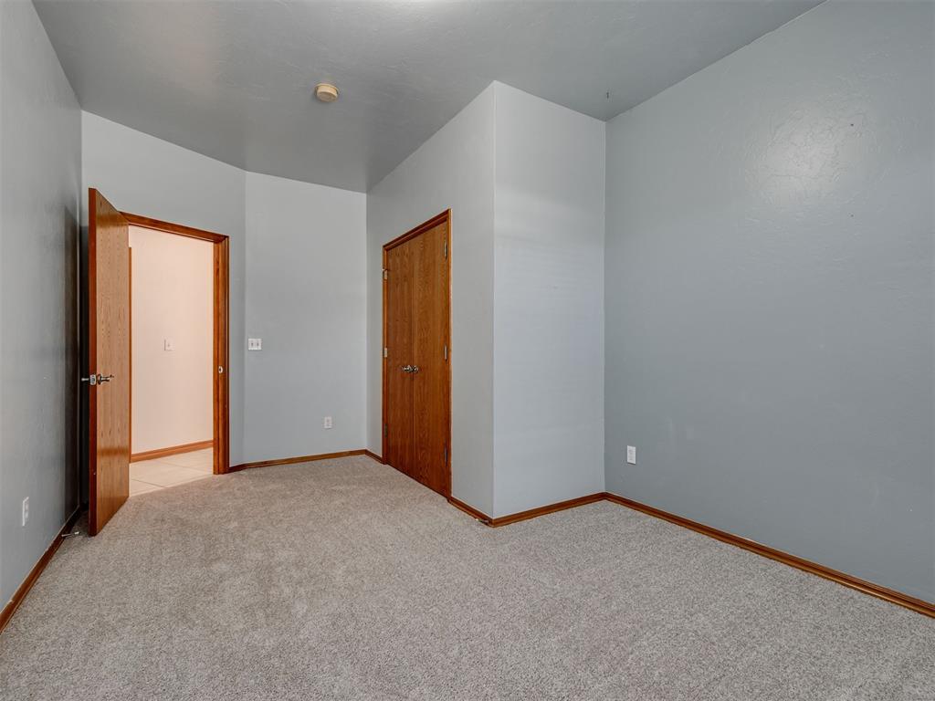 11105 Burning Oaks Drive Property Photo 25