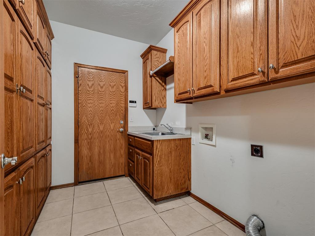 11105 Burning Oaks Drive Property Photo 31